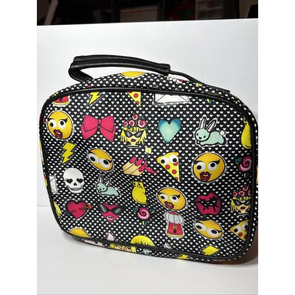 XOX Betsey Cosmetic Zipper Bag